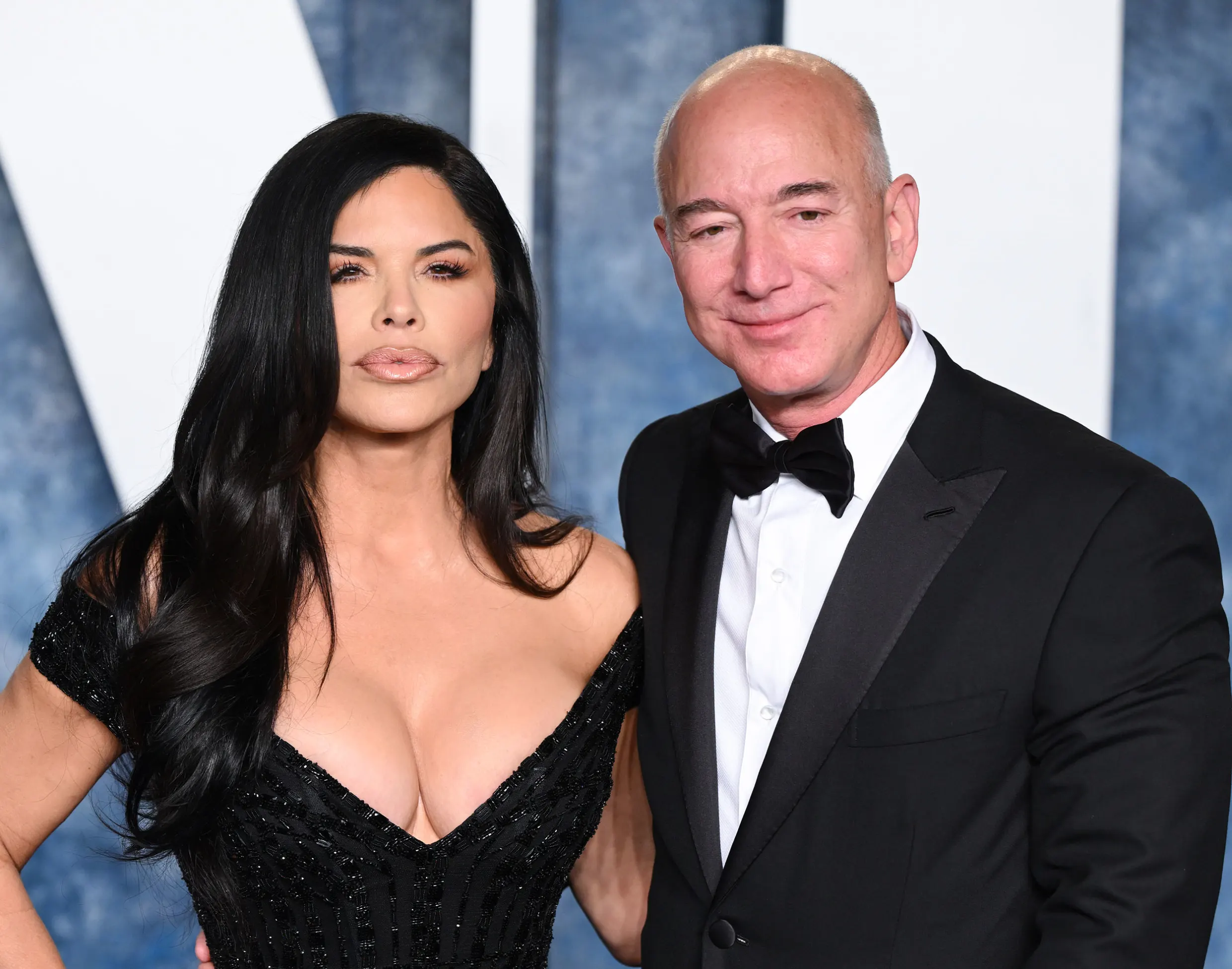 Lauren Sanchez and Jeff Bezos attend the 2023 Vanity Fair Oscar Party on March 12, 2023 in Beverly Hills