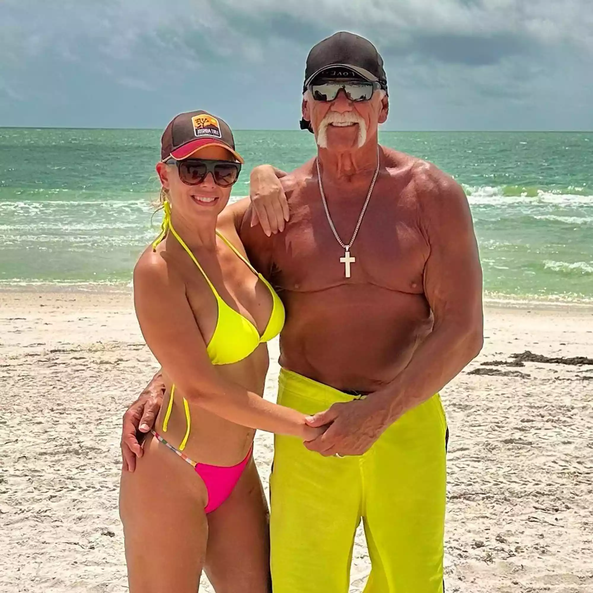 Hulk Hogan and Sky Daily on beach