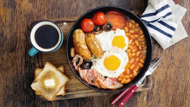 Traditional English breakfast contains high protein.