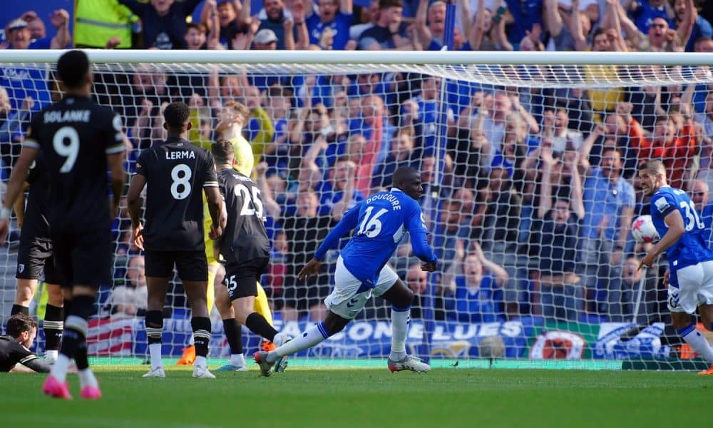 Doucoure Stunner Fires Everton To Premier League Survival