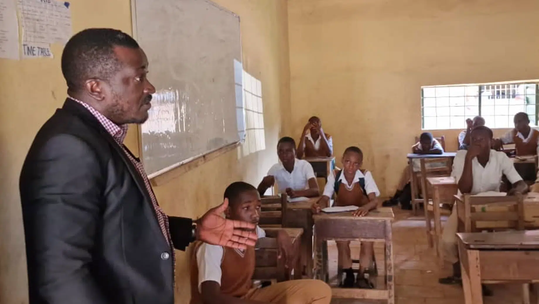 Anambra Labour Party Lawmaker Returns To Schools As Volunteer Physics ...