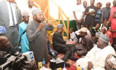 'Yes Daddy' - Reactions As Peter Obi Joins Muslims To Break Ramadan Fast At Abuja Mosque