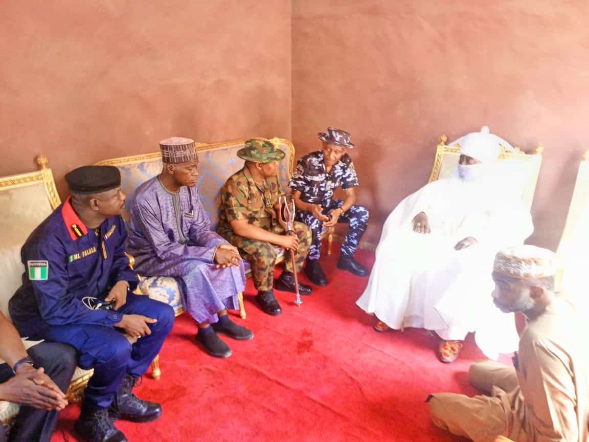 Kano Emir: DSS Director, Top Security Chiefs Meet With Ado Bayero - [Photos]