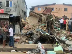 Breaking: Scores Trapped As Building Two-Storey Building Collapses On Lagos Island