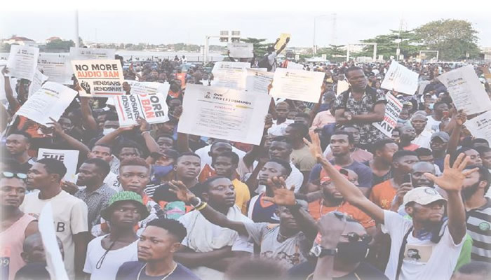 Hungry Dey: Protesters Tell Police Officers In Port Harcourt