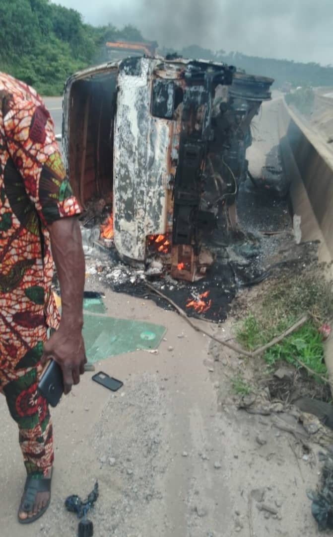 One Dead, Others Injured In Lagos-Ibadan Expressway Road Accident