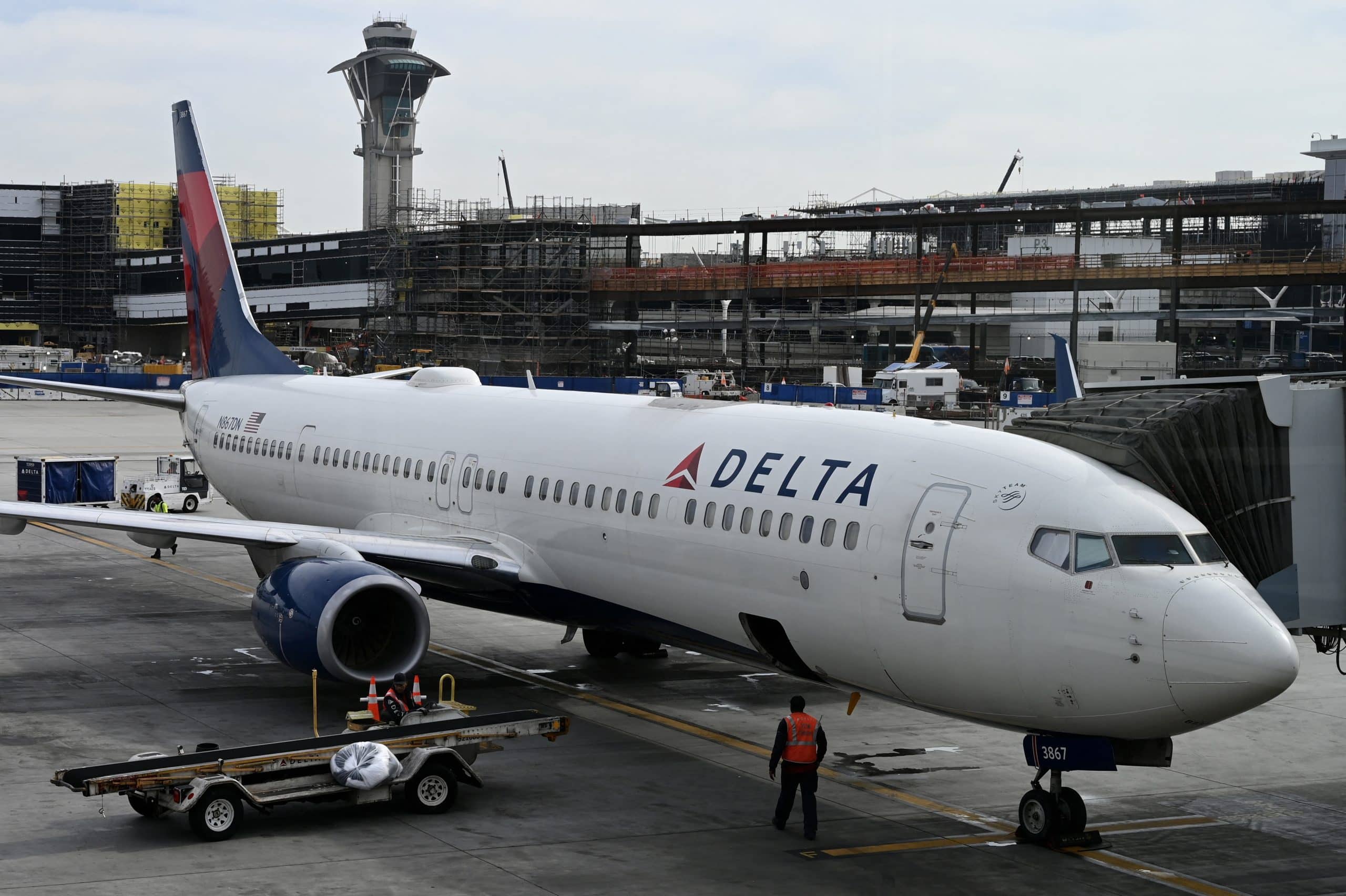 Delta Airline Apologizes To Nigerian Passenger After 'Unfair' Treatment