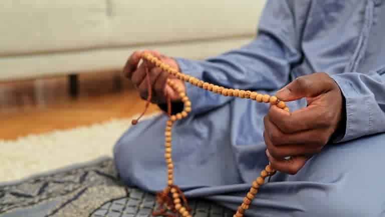 Ramadan: Man Slumps While Praying In Abuja Mosque, Dies In Hospital