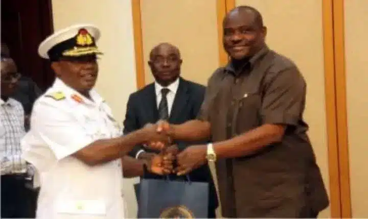 Tinubu appointed Chief Executive, Deputy Admiral Ibok-Ete Ikwe, a former military official, took a photo with Minister Vick (when he was governor).